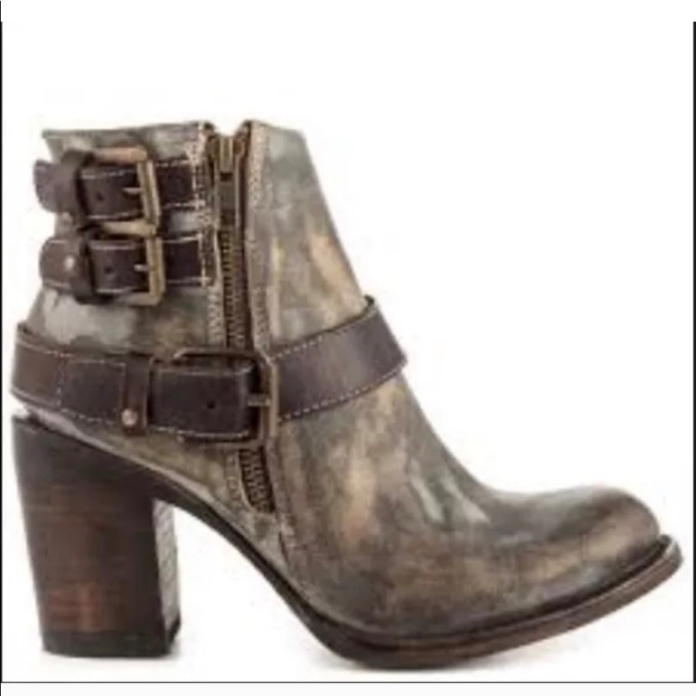 RARE leather fb bolo freebirds by Steve Madden